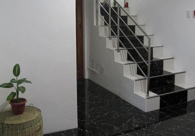 فندق Cool Stay Inn