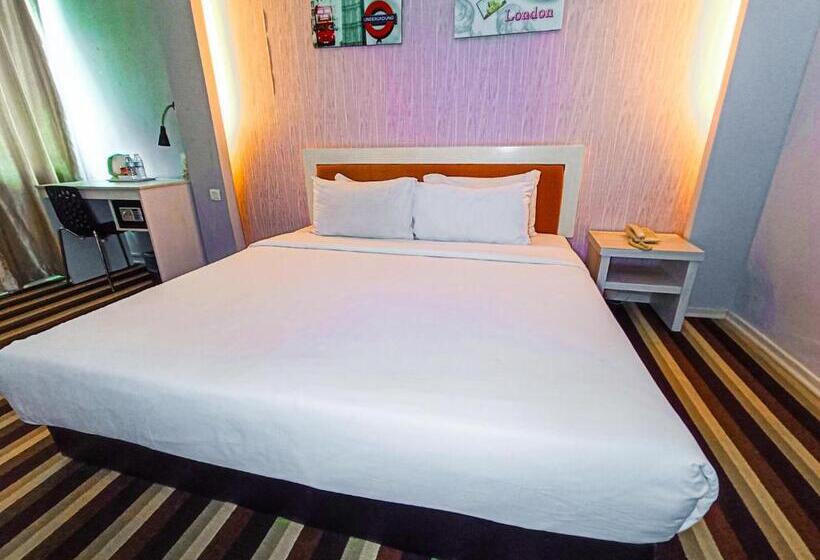 First Residence Hotel By Rvh