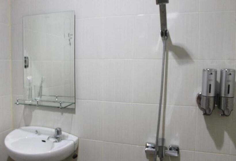 酒店 Guardian Family