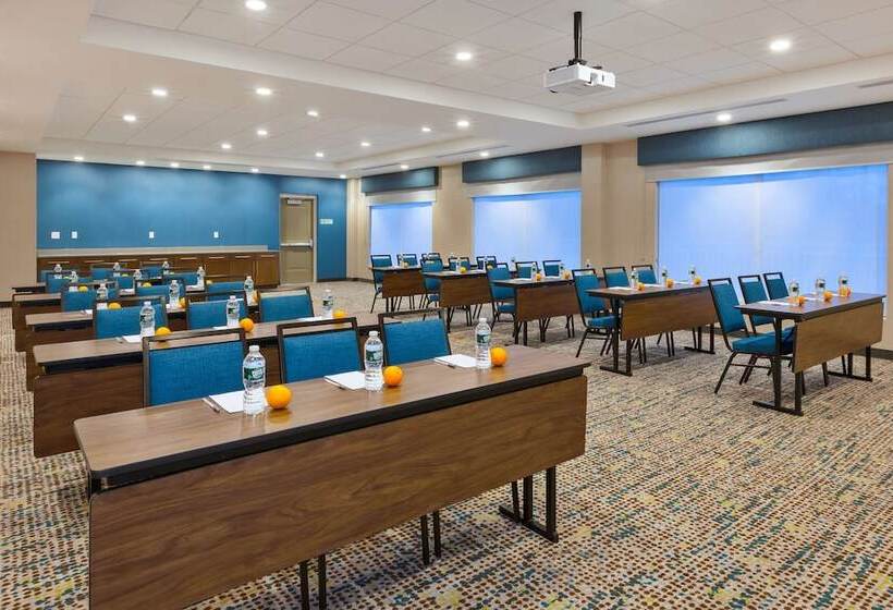 酒店 Hampton Inn Cape Cod Canal