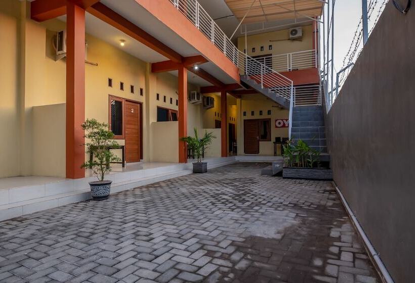 酒店 Hening Homestay By Oyo Rooms