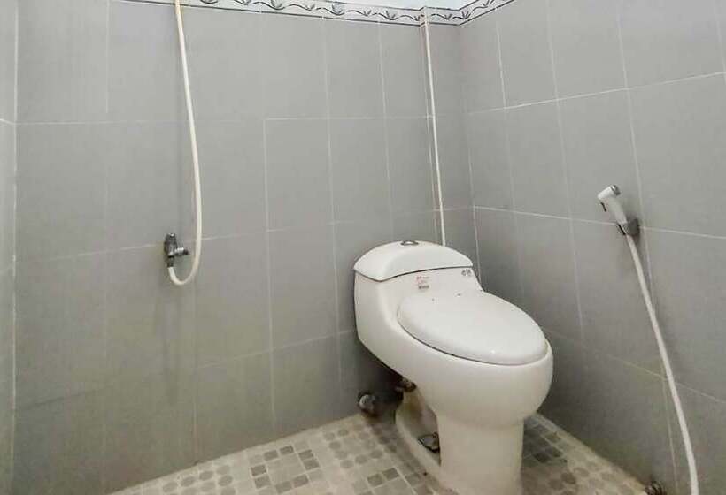 酒店 Hening Homestay By Oyo Rooms