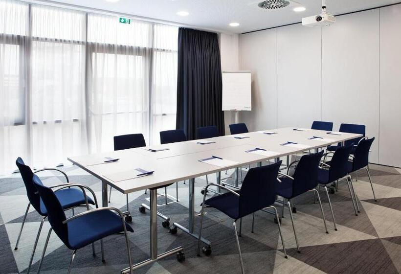 호텔 Holiday Inn Express   Sindelfingen, An Ihg