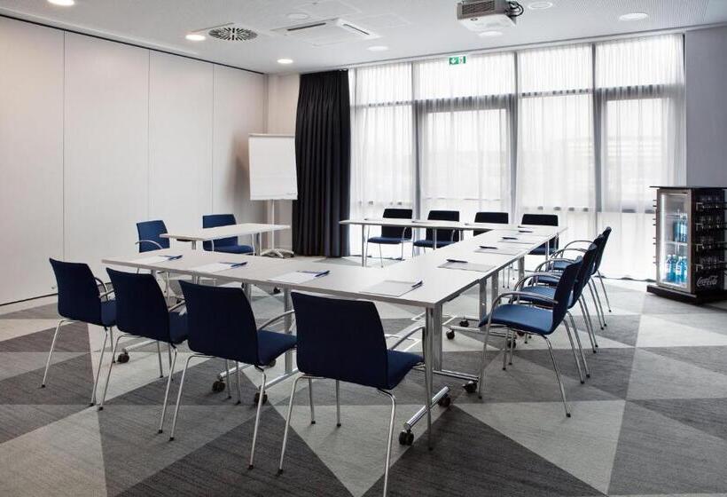 호텔 Holiday Inn Express   Sindelfingen, An Ihg