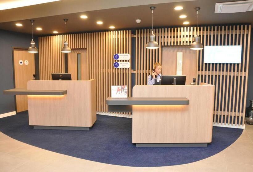 호텔 Holiday Inn Express   Sindelfingen, An Ihg