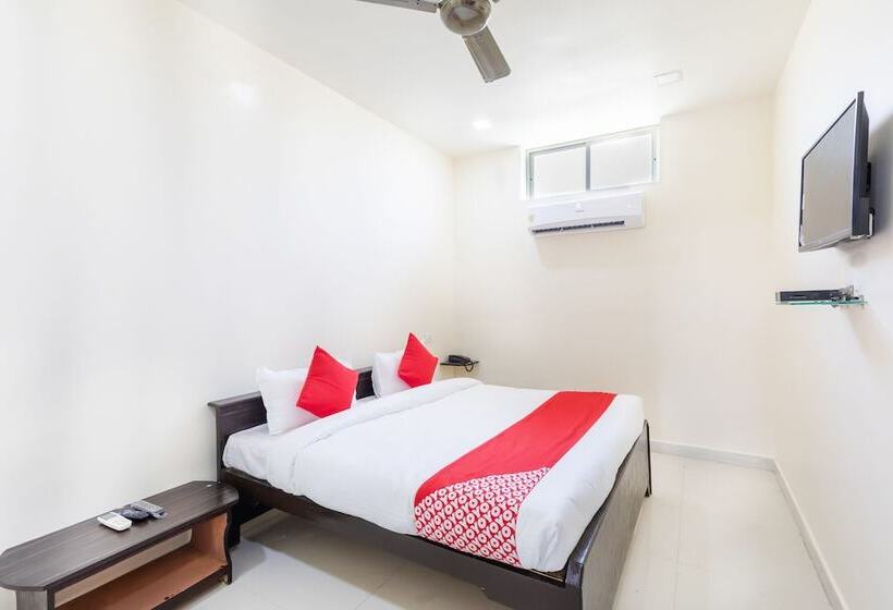 בית מלון כפרי Lake City Pride  By Oyo Rooms