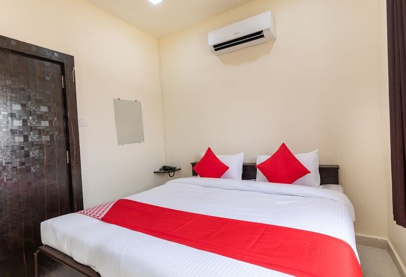 בית מלון כפרי Lake City Pride  By Oyo Rooms