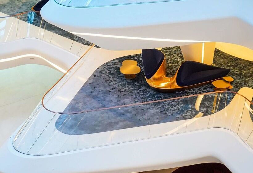 Отель Me Dubai by Melia