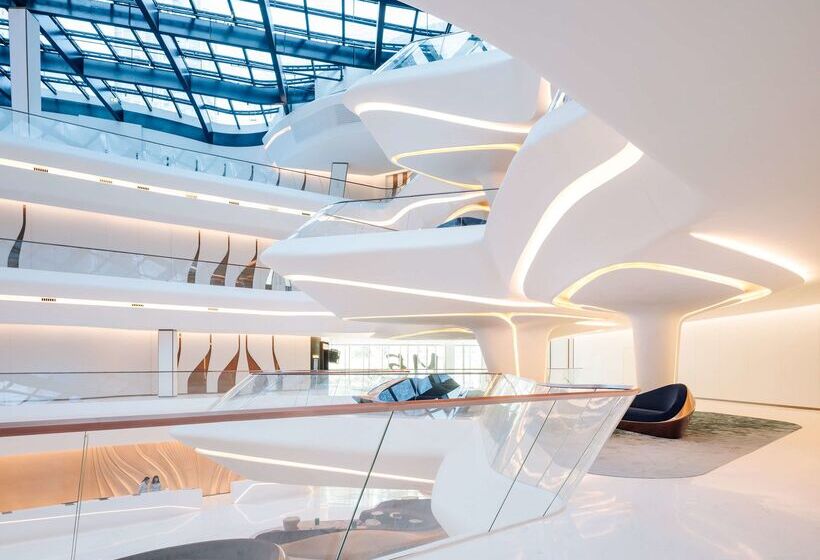 Отель Me Dubai by Melia