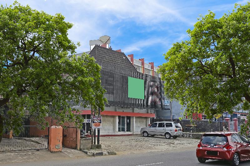 בית מלון כפרי Oyo 3201 Rian Palembang