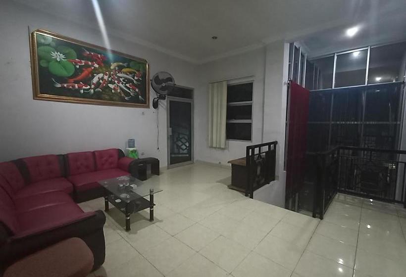 酒店 Oyo 3293 Sulthan Ix Guest House