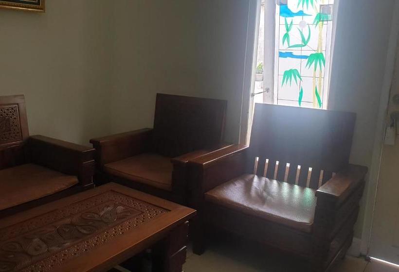 Отель Oyo 3304 Garuda Guest House