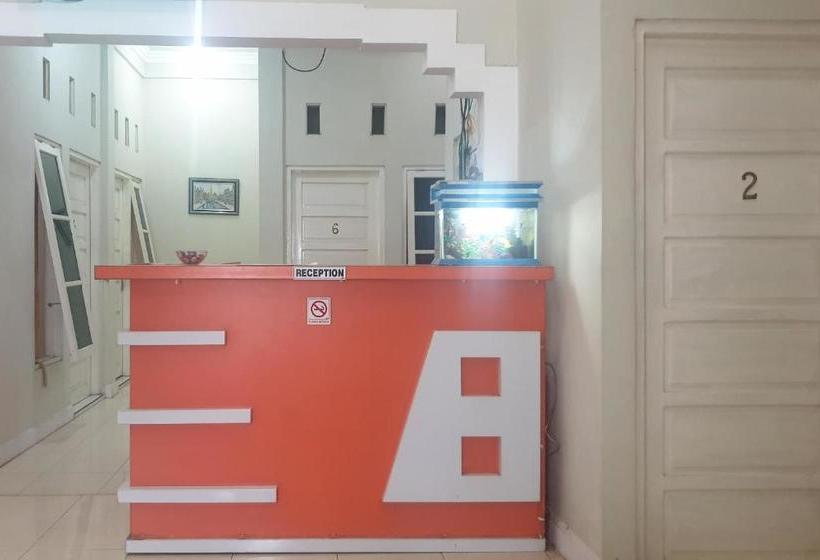 هتل Oyo 3304 Garuda Guest House