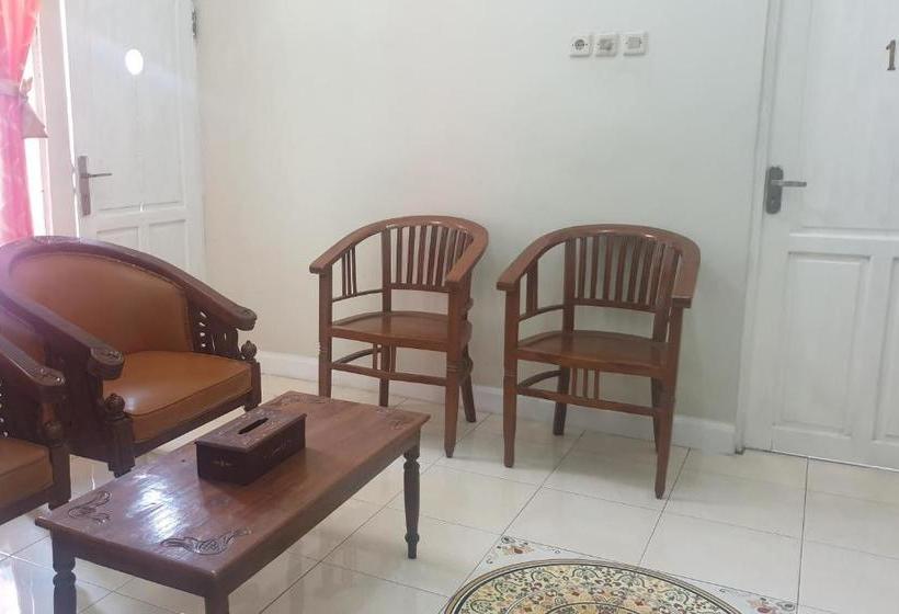 Отель Oyo 3304 Garuda Guest House