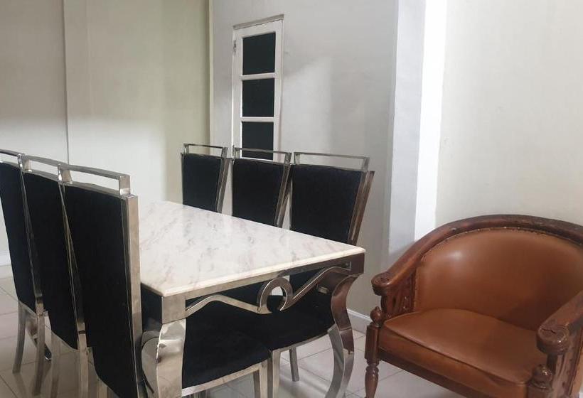 Отель Oyo 3304 Garuda Guest House