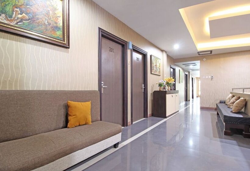 酒店 Reddoorz Near Uns Solo