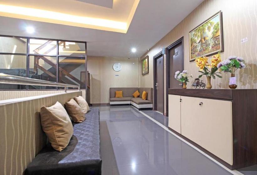 酒店 Reddoorz Near Uns Solo