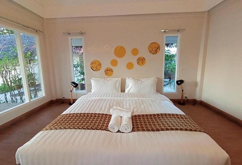 هتل Saffron On The Sea Resort