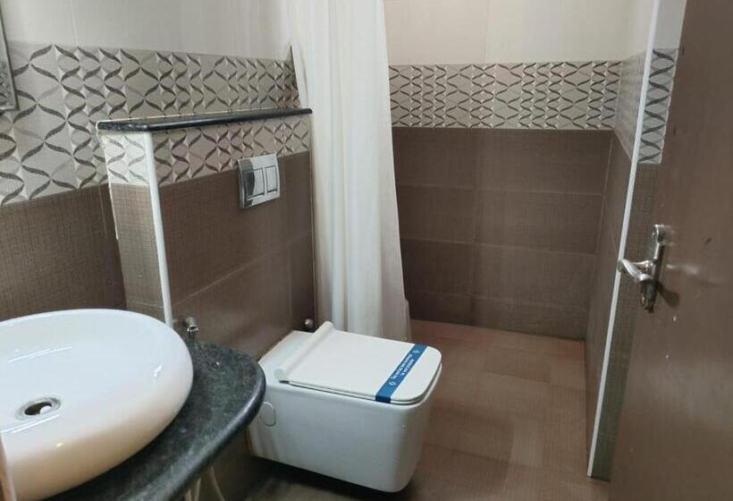 בית מלון כפרי Sma Grand Inn, Triplicane