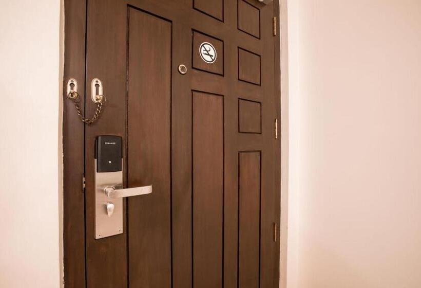 בית מלון כפרי Sma Grand Inn, Triplicane