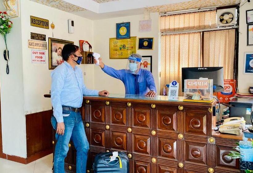 Отель Tuk Tuk Backpackers Near Railway Station Jaipur