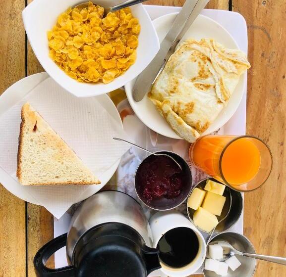 Отель Tuk Tuk Backpackers Near Railway Station Jaipur