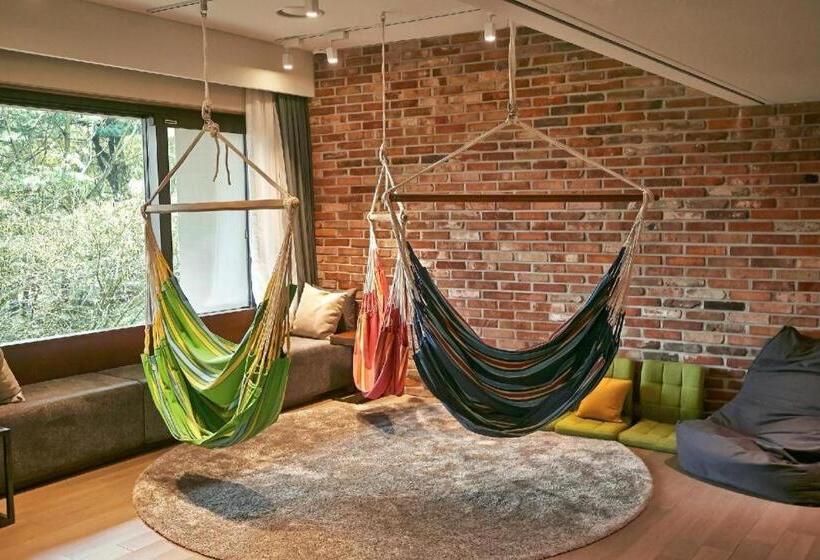 هتل Walkerhill Douglas House