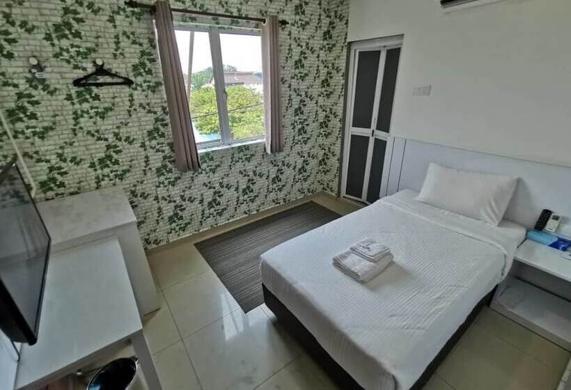 Отель Yew Boutique