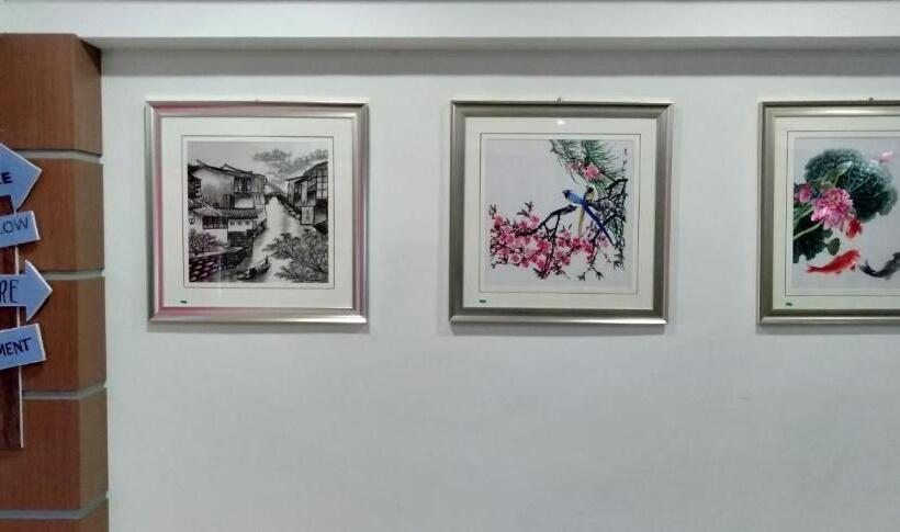 Отель Yew Boutique