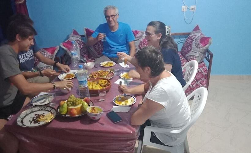 پانسیون Appart Hotel Jardins D Imilchil Hostel