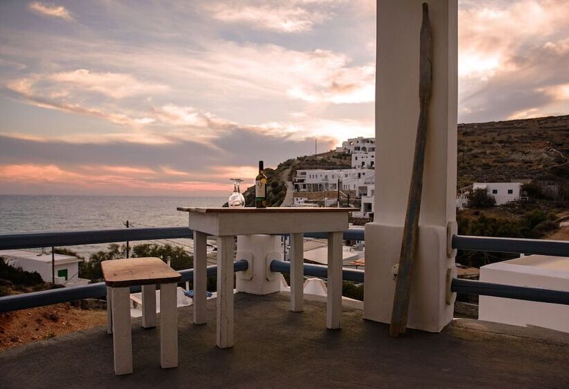 Perigiali Rooms & Apartments Folegandros