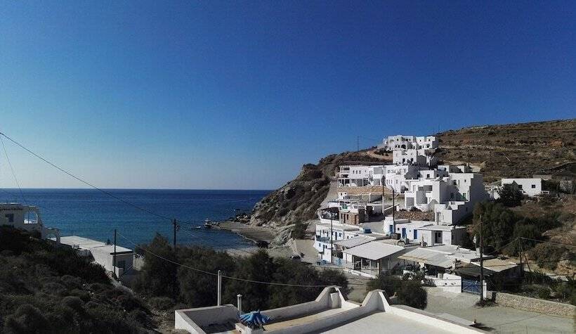 Perigiali Rooms & Apartments Folegandros