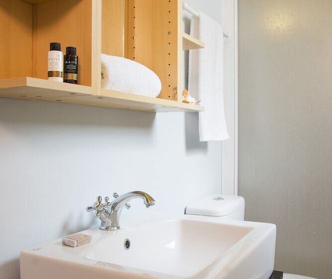 Seaspray House , Livadi Serifos