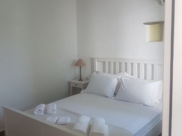 Seaspray House , Livadi Serifos