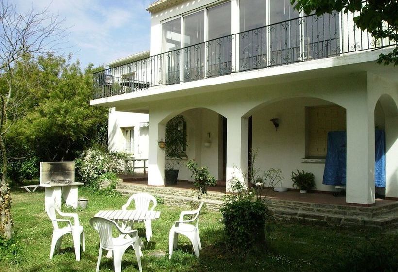 Camping De L Agly. Gites