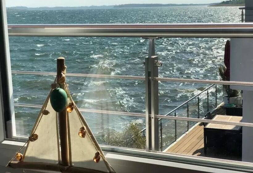 בית מלון כפרי Hausboot Elandi