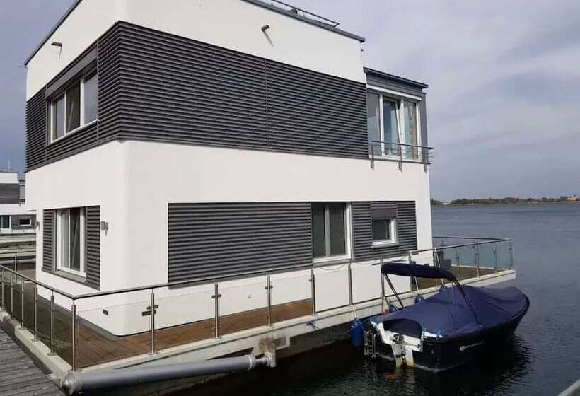 בית מלון כפרי Hausboot Elandi