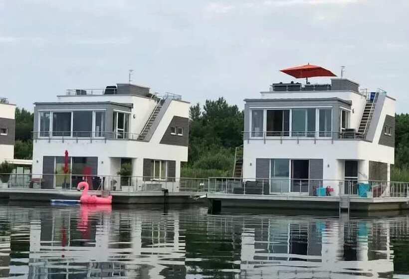 בית מלון כפרי Hausboot Elandi