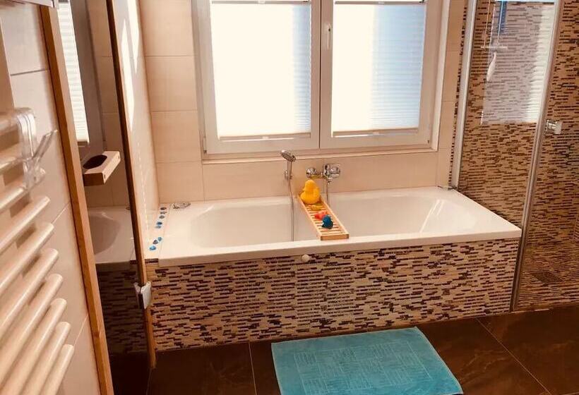 בית מלון כפרי Hausboot Elandi