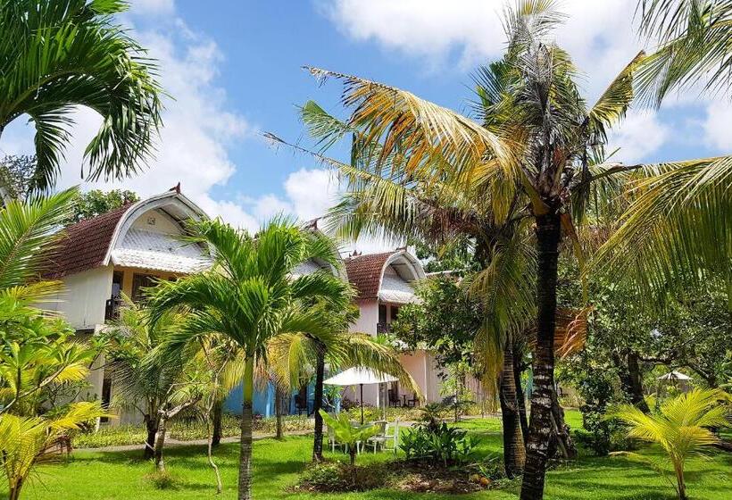 Отель Oyo 3186 Thomas Garden Place