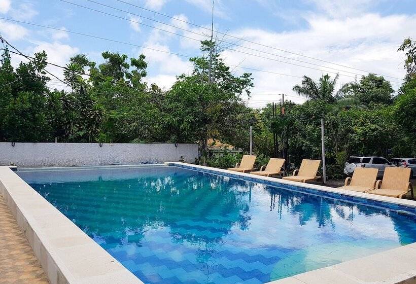 Отель Oyo 3186 Thomas Garden Place