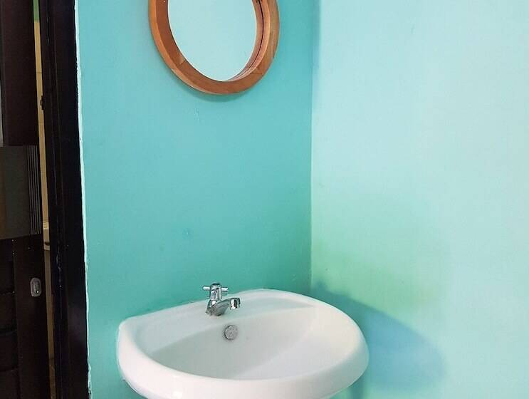 Отель Oyo 3186 Thomas Garden Place