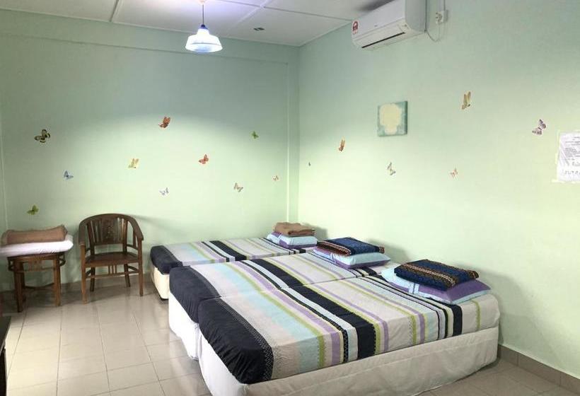 בית מלון כפרי Oyo 90015 Indah Chalet