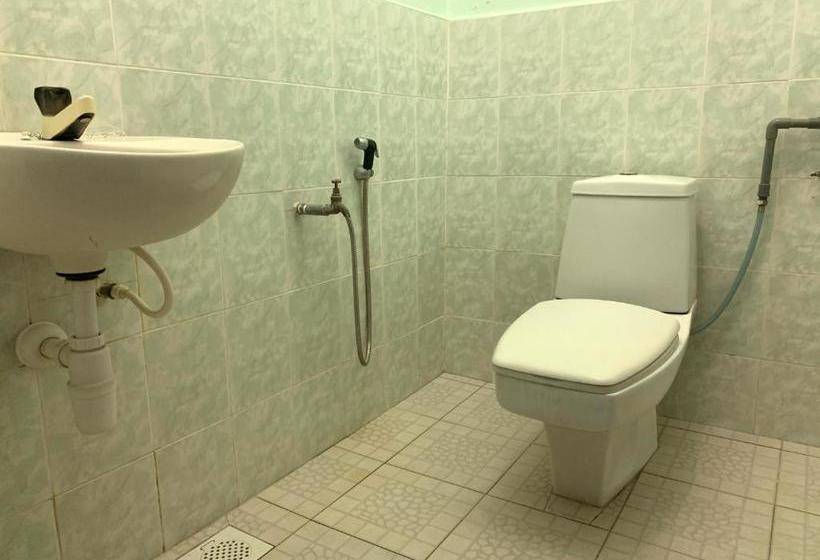 בית מלון כפרי Oyo 90015 Indah Chalet