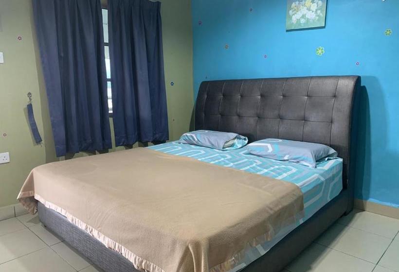 בית מלון כפרי Oyo 90015 Indah Chalet