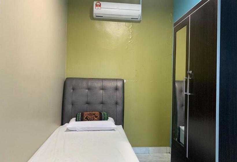 בית מלון כפרי Oyo 90015 Indah Chalet