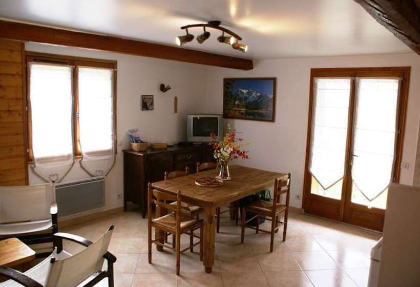 Les Cerisiers By Gites De France