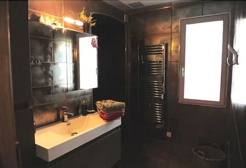 Mouna D By Gites De France