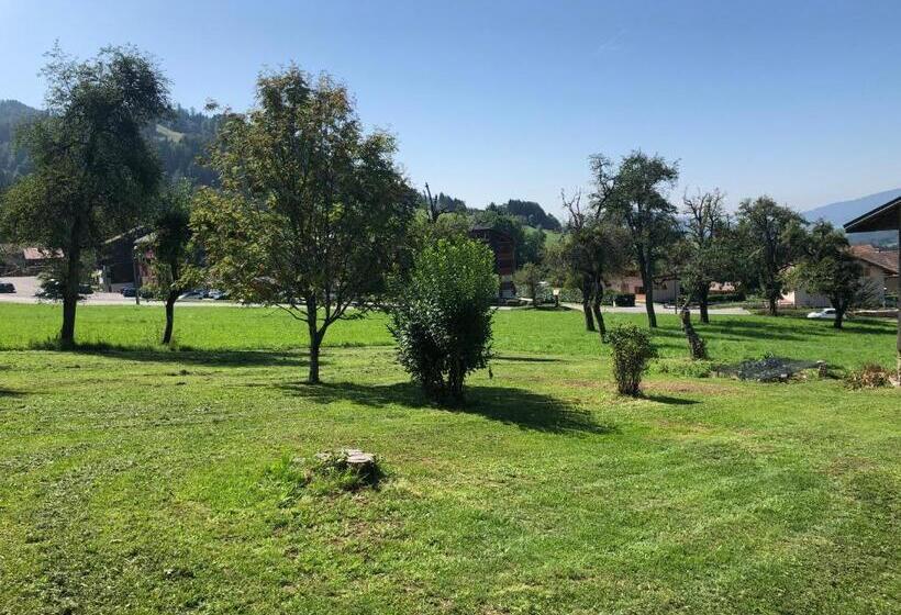 פנסיון L Epervier Blanc