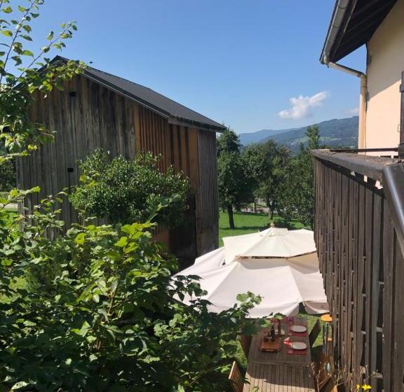 פנסיון L Epervier Blanc